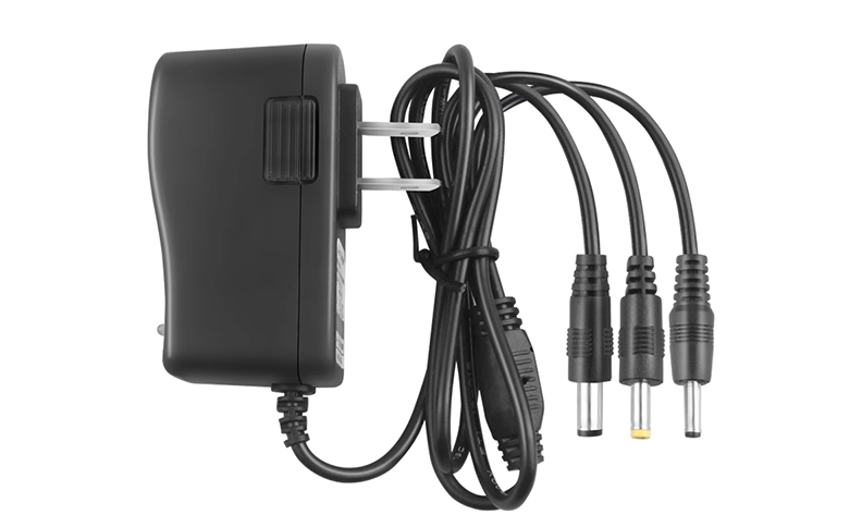 電(diàn)源适配器(qì)